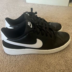 Nike Court Royale 2 Low Sneaker